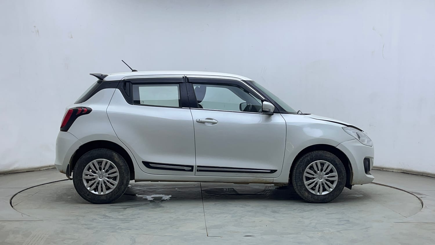 Used 2024 Maruti Suzuki Swift VXi Petrol Manual exterior RIGHT SIDE VIEW