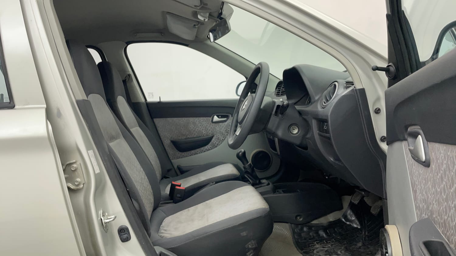 Used 2017 Maruti Suzuki Alto 800 LXi Petrol Manual interior RIGHT SIDE FRONT DOOR CABIN VIEW
