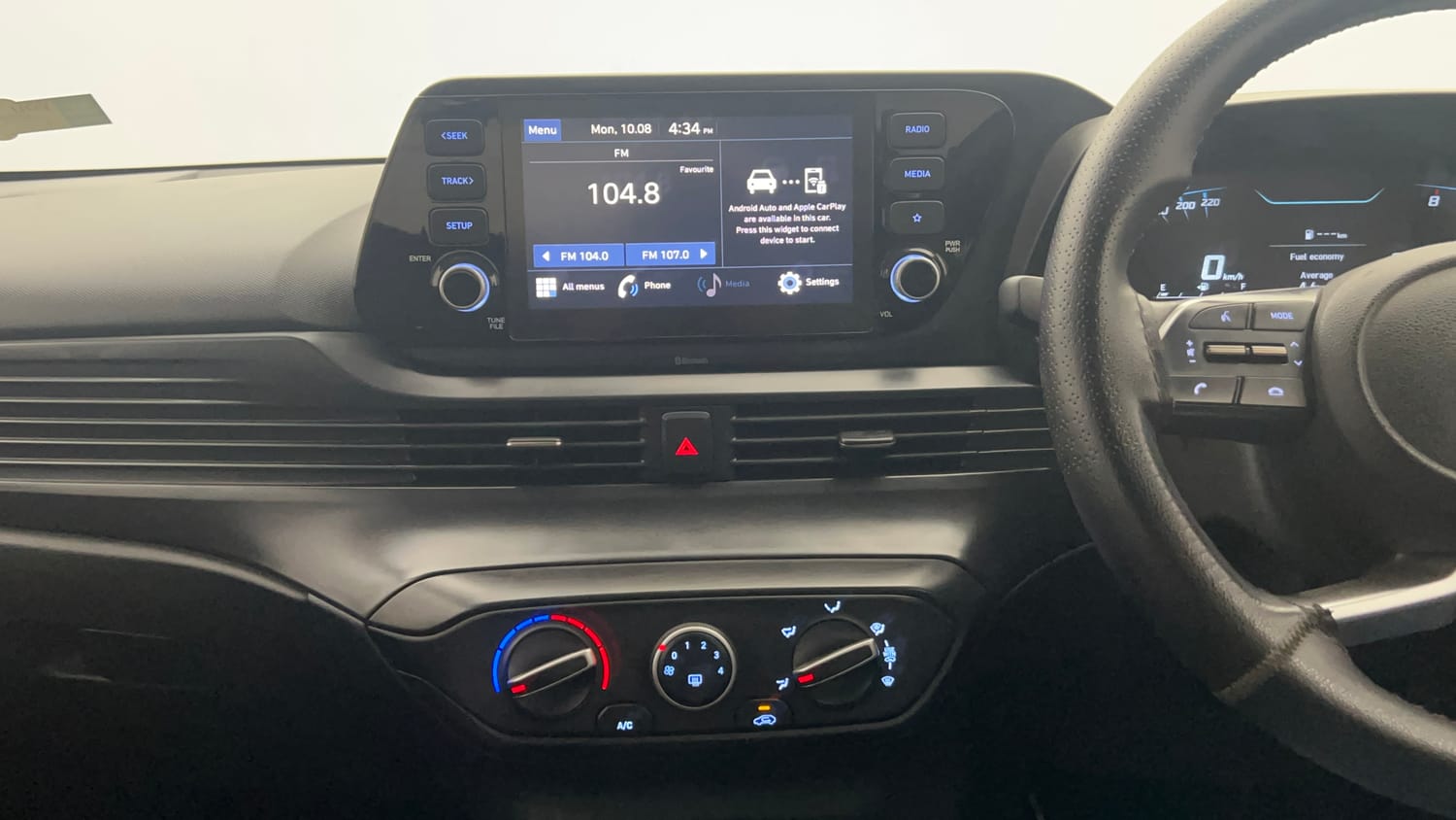 Used 2021 Hyundai i20 Sportz 1.2 MT Petrol Manual top_features Integrated (in-dash) music system