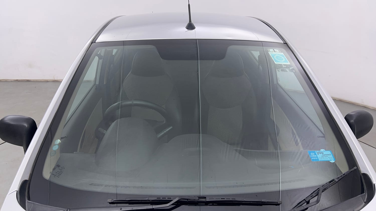 Used 2015 Hyundai Eon Magna + Petrol Manual exterior FRONT WINDSHIELD VIEW