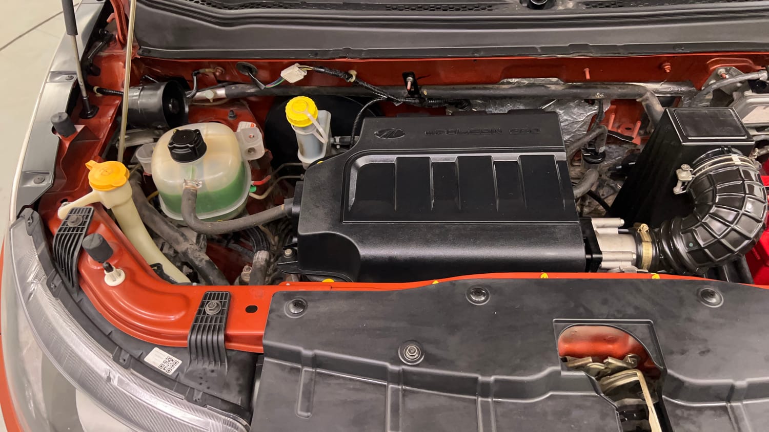 Used 2016 Mahindra KUV100 K6 6 STR Petrol Manual engine ENGINE RIGHT SIDE VIEW