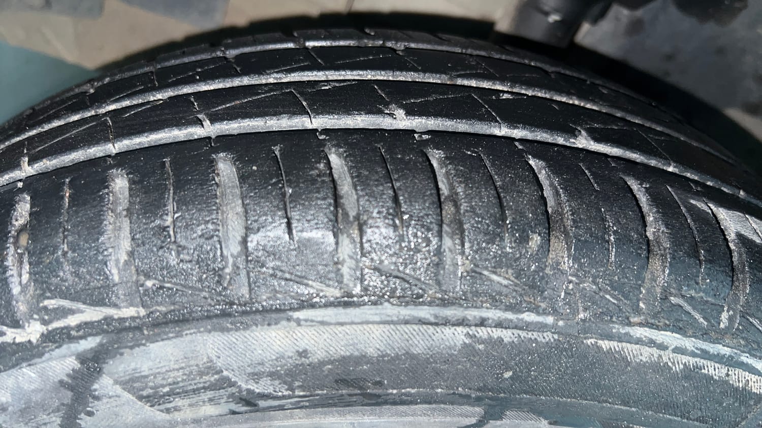 Used 2021 Renault Kwid RXL 1.0 MT Petrol Manual tyres LEFT FRONT TYRE TREAD VIEW