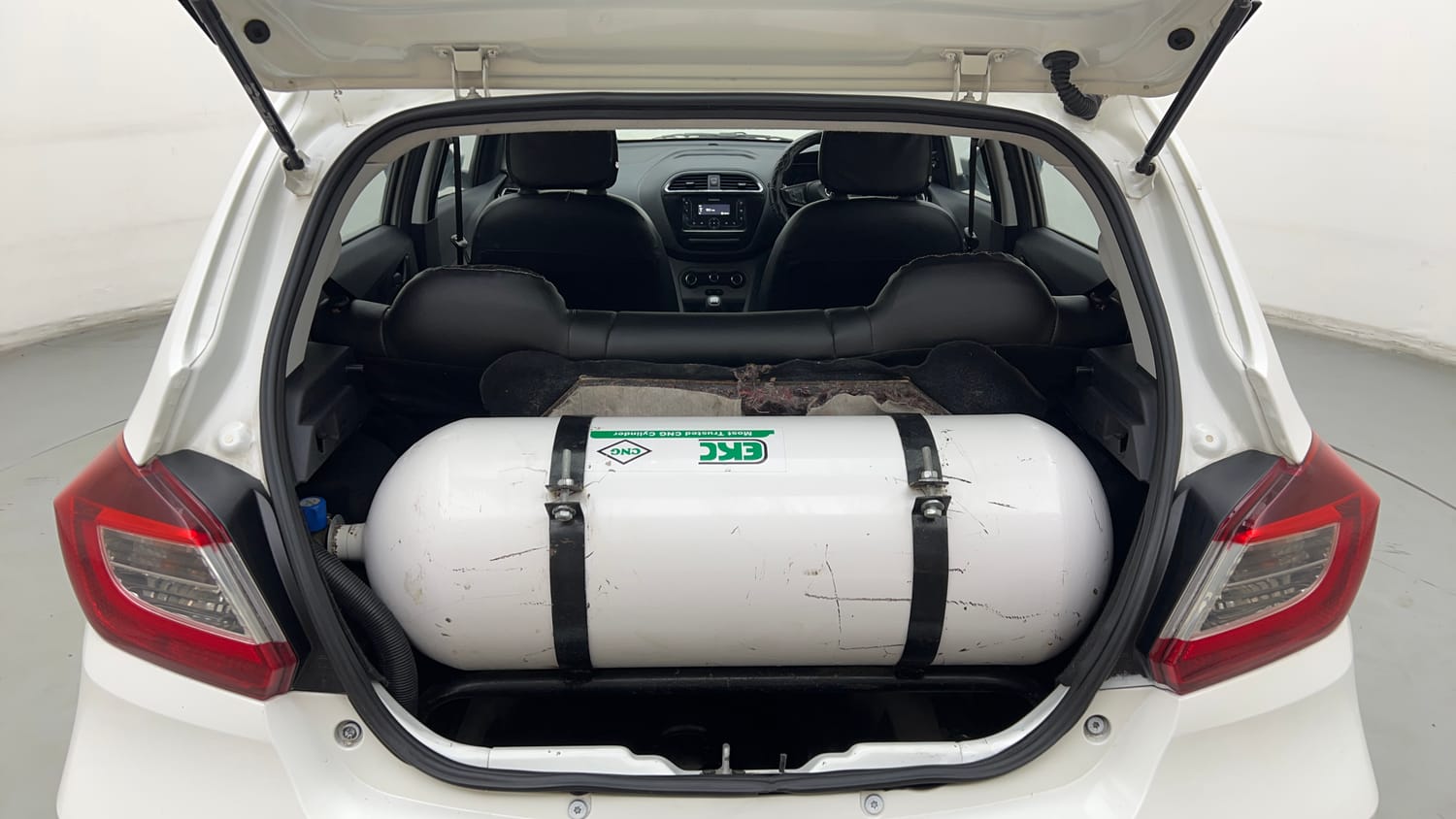 Used 2021 Tata Tiago XT CNG (Outside Fitted) Cng Manual interior DICKY INSIDE VIEW