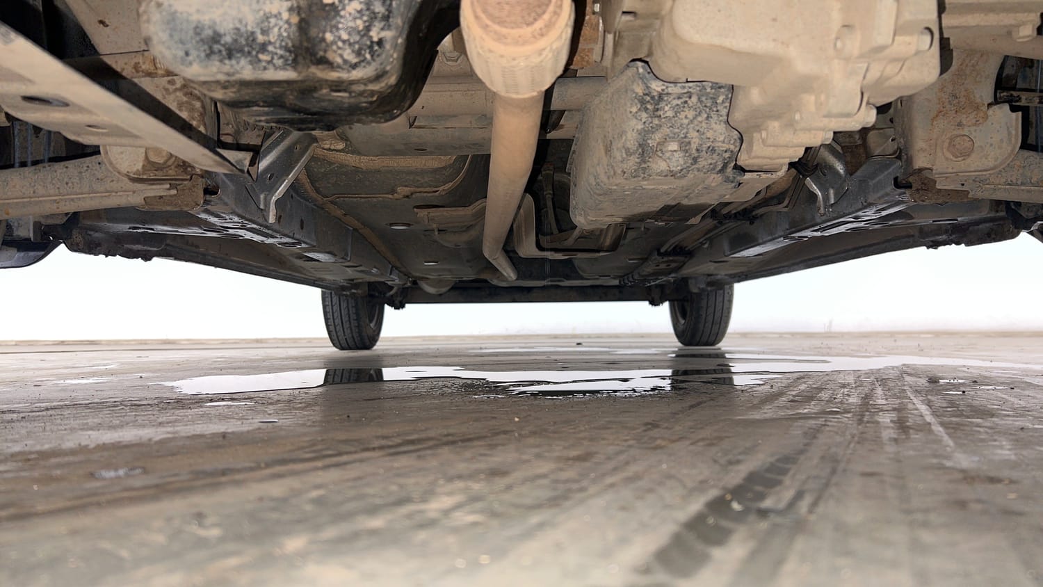 Used 2015 Hyundai Eon Magna + Petrol Manual extra FRONT LEFT UNDERBODY VIEW