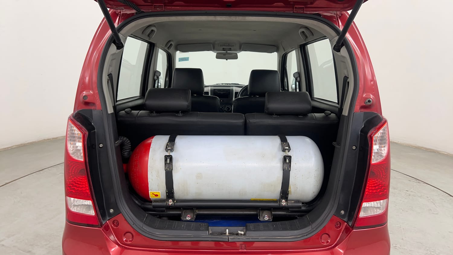 Used 2014 Maruti Suzuki Wagon R LXI CNG Cng Manual interior DICKY INSIDE VIEW