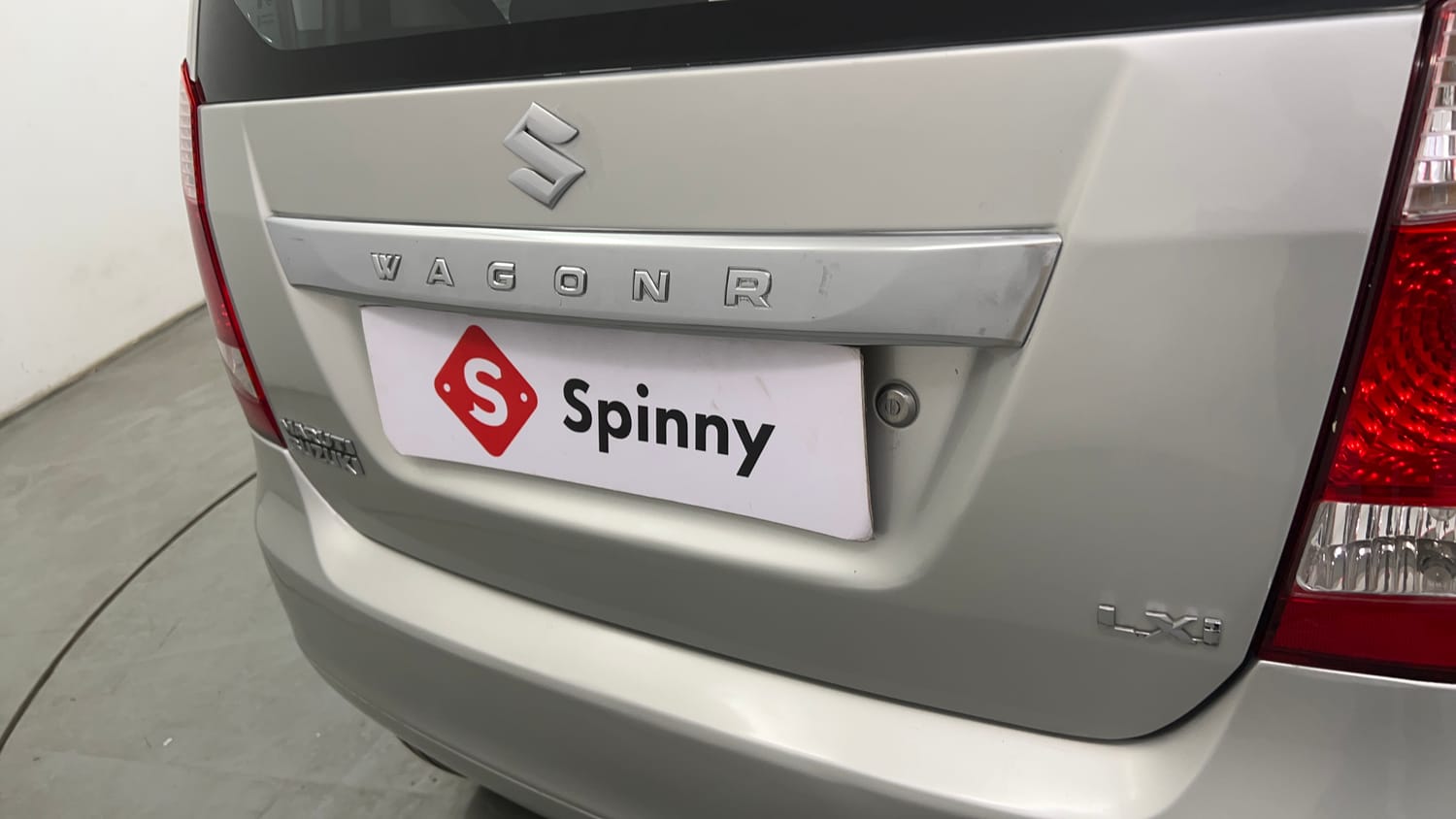 Used 2012 Maruti Suzuki Wagon R 1.0 LXi CNG Cng Manual dents MINOR DENT