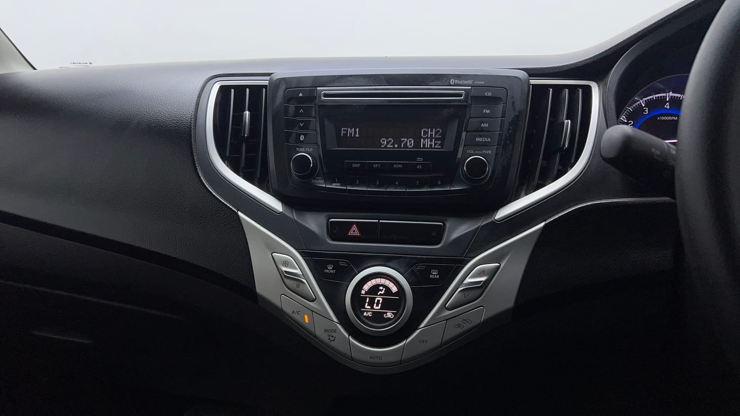 Used 2018 Maruti Suzuki Baleno Delta 1.2 Petrol Manual top_features Integrated (in-dash) music system
