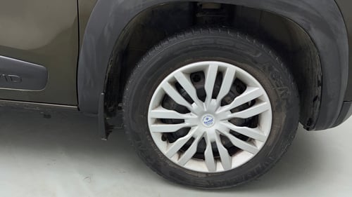 Used 2020 Renault Kwid RXT 1.0 Opt Petrol Manual tyres RIGHT FRONT TYRE RIM VIEW