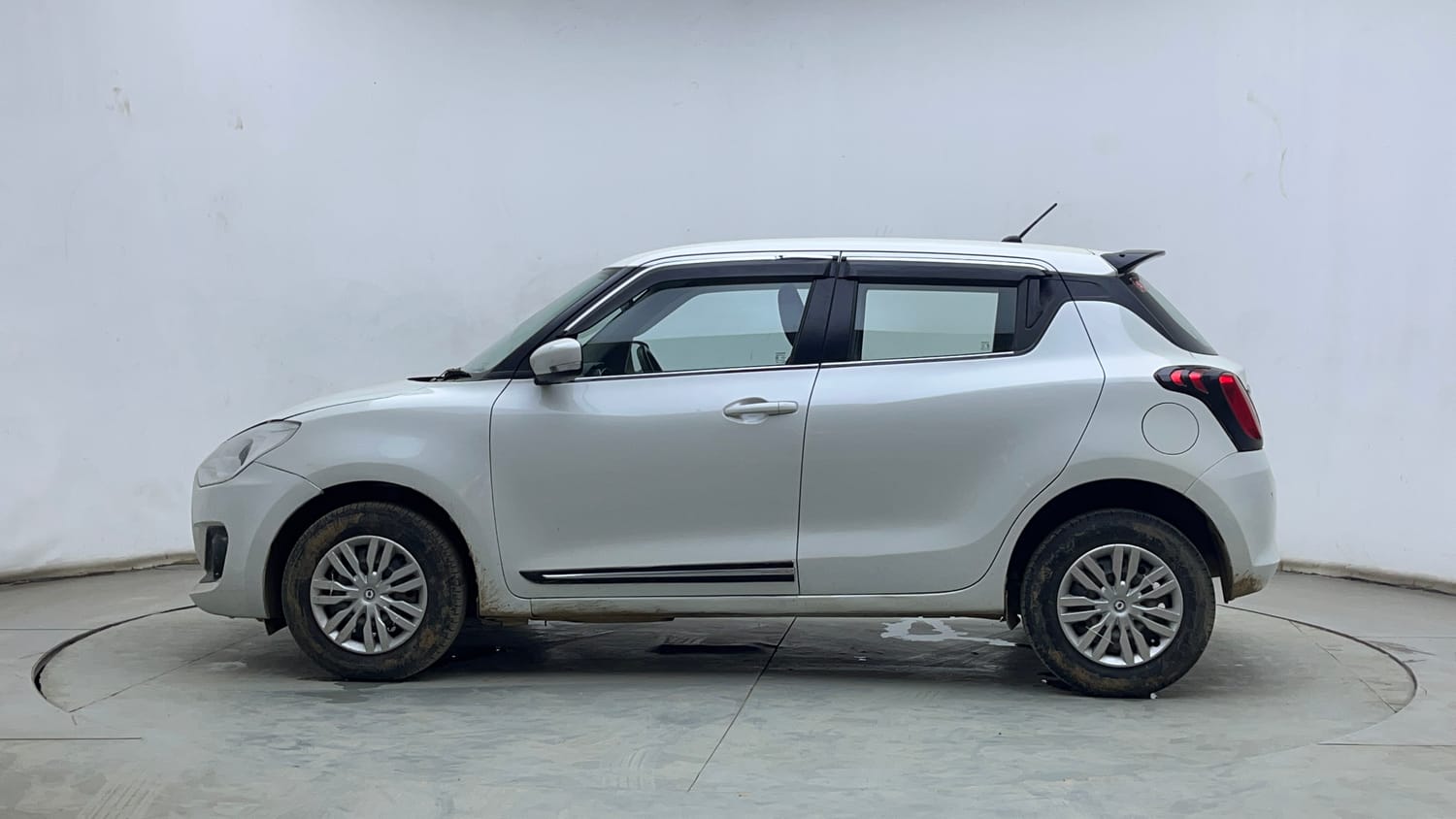 Used 2024 Maruti Suzuki Swift VXi Petrol Manual exterior LEFT SIDE VIEW