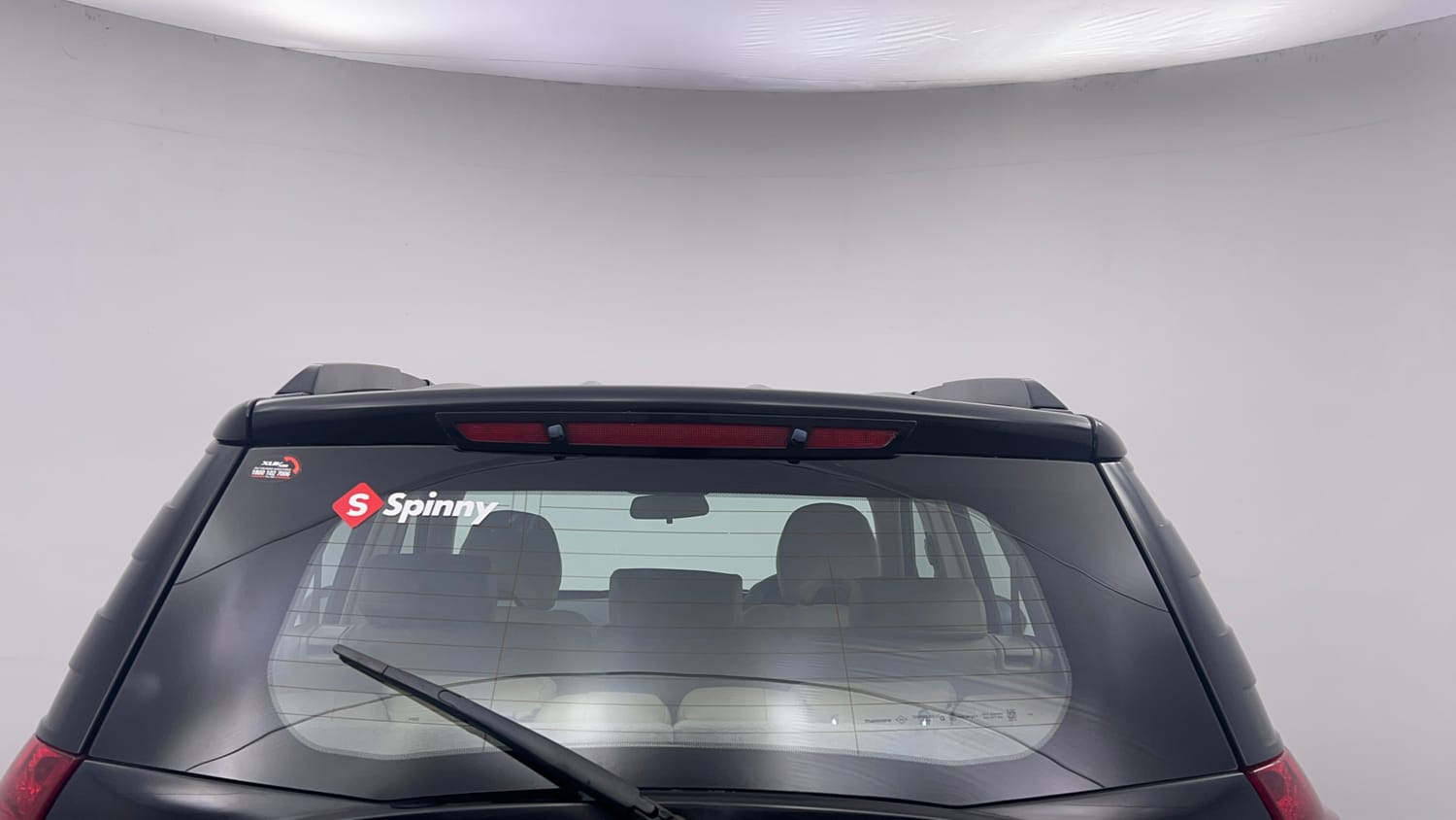 Used 2016 Mahindra XUV500 W4 Diesel Manual exterior BACK WINDSHIELD VIEW