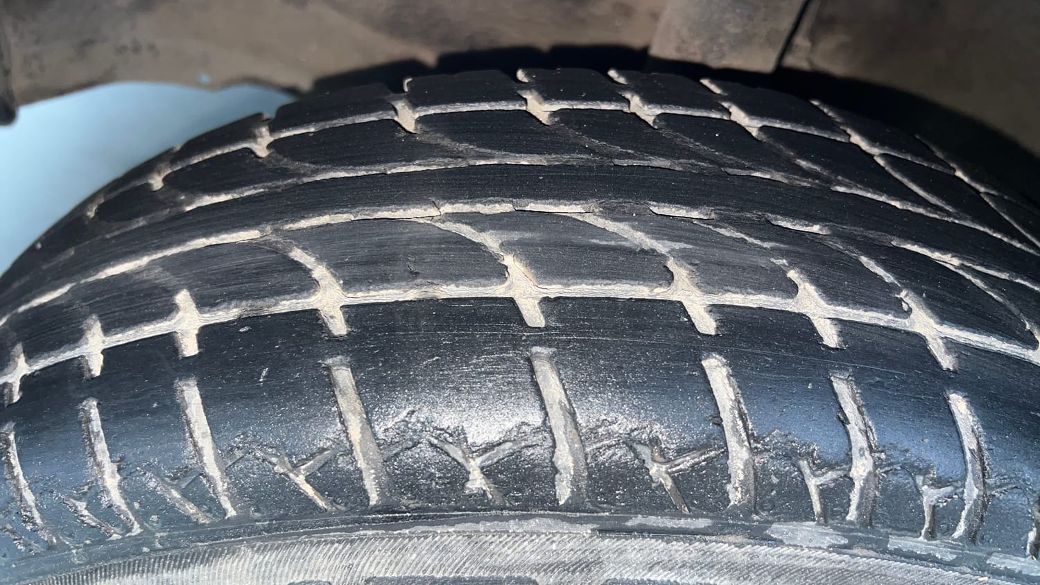 Used 2015 Maruti Suzuki Wagon R LXI Petrol Manual tyres LEFT FRONT TYRE TREAD VIEW