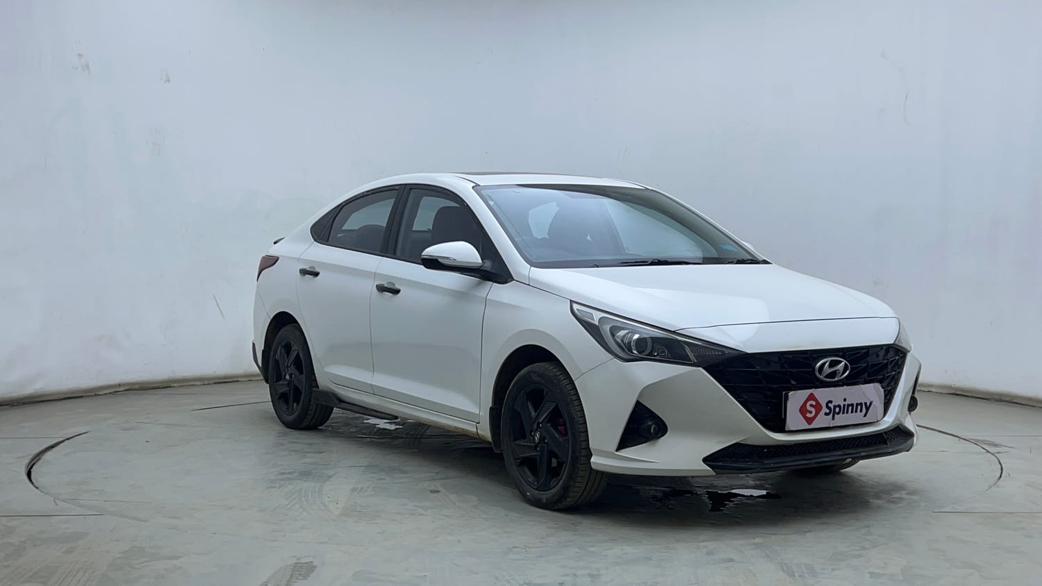 Used 2021 Hyundai Verna SX 1.5 VTVT IVT Petrol Automatic exterior RIGHT FRONT CORNER VIEW