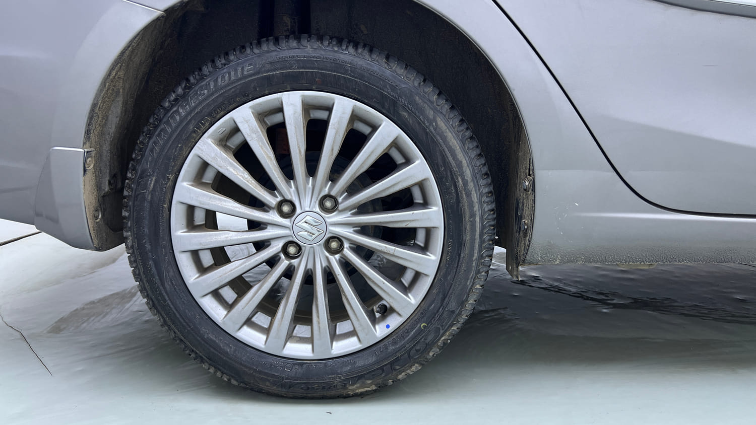 Used 2017 Maruti Suzuki Ciaz ZXI+ Petrol Manual tyres RIGHT REAR TYRE RIM VIEW