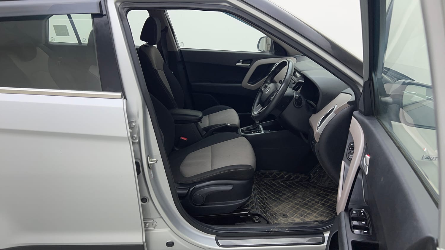 Used 2018 Hyundai Creta SX 1.6 AT CRDi Diesel Automatic interior RIGHT SIDE FRONT DOOR CABIN VIEW