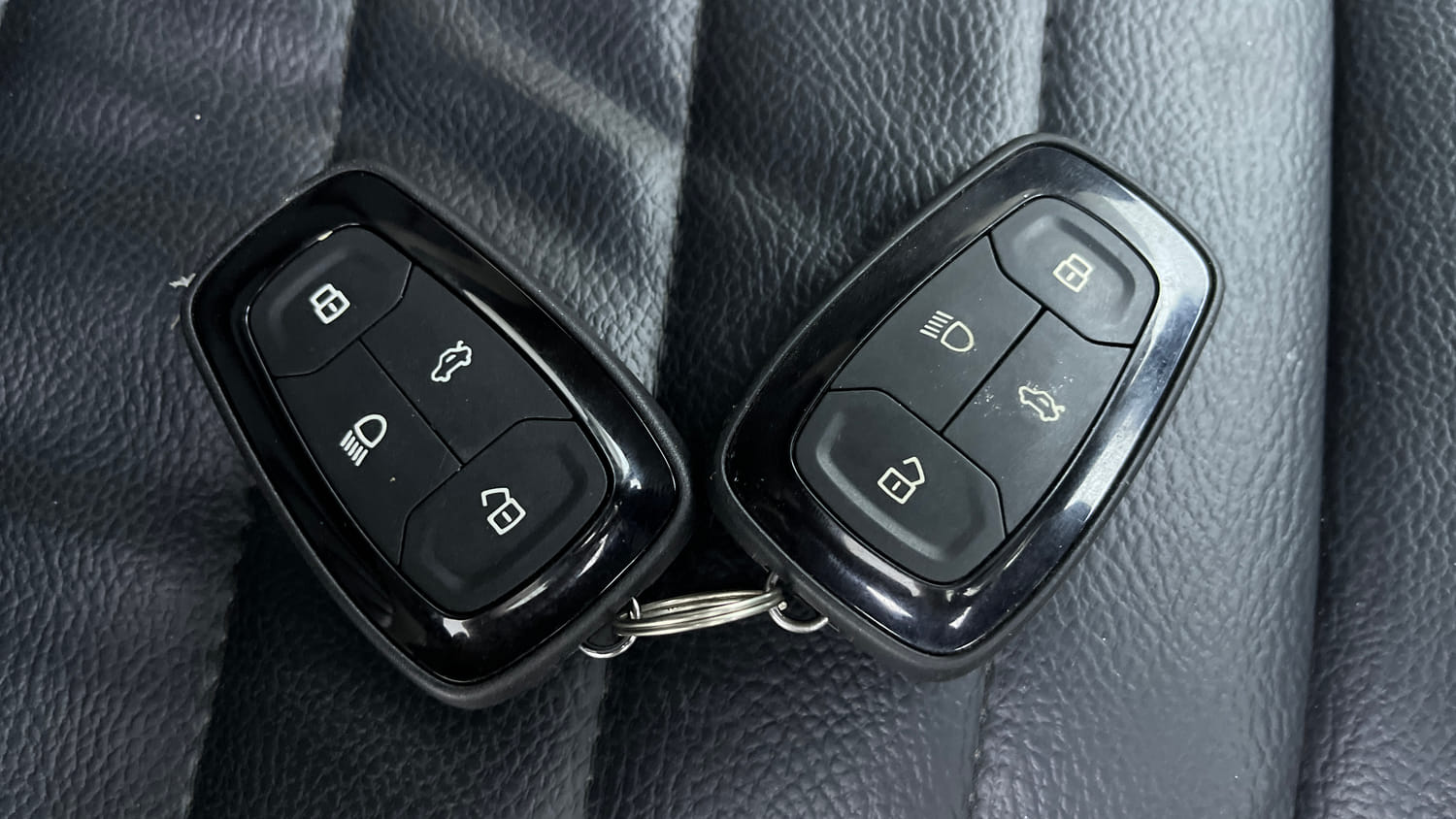 Used 2022 Tata Altroz XZA Petrol Petrol Automatic extra CAR KEY VIEW