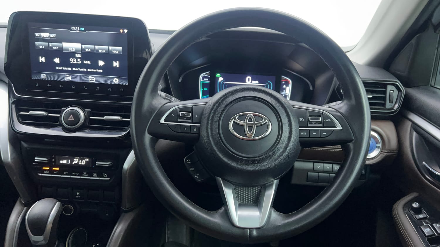Used 2024 Toyota Urban Cruiser Hyryder G Hybrid Hybrid Automatic interior STEERING VIEW
