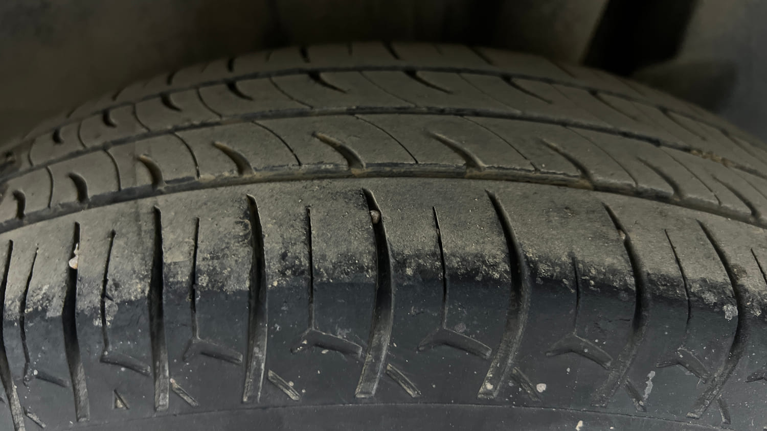 Used 2019 Maruti Suzuki Swift VDi Diesel Manual tyres LEFT REAR TYRE TREAD VIEW