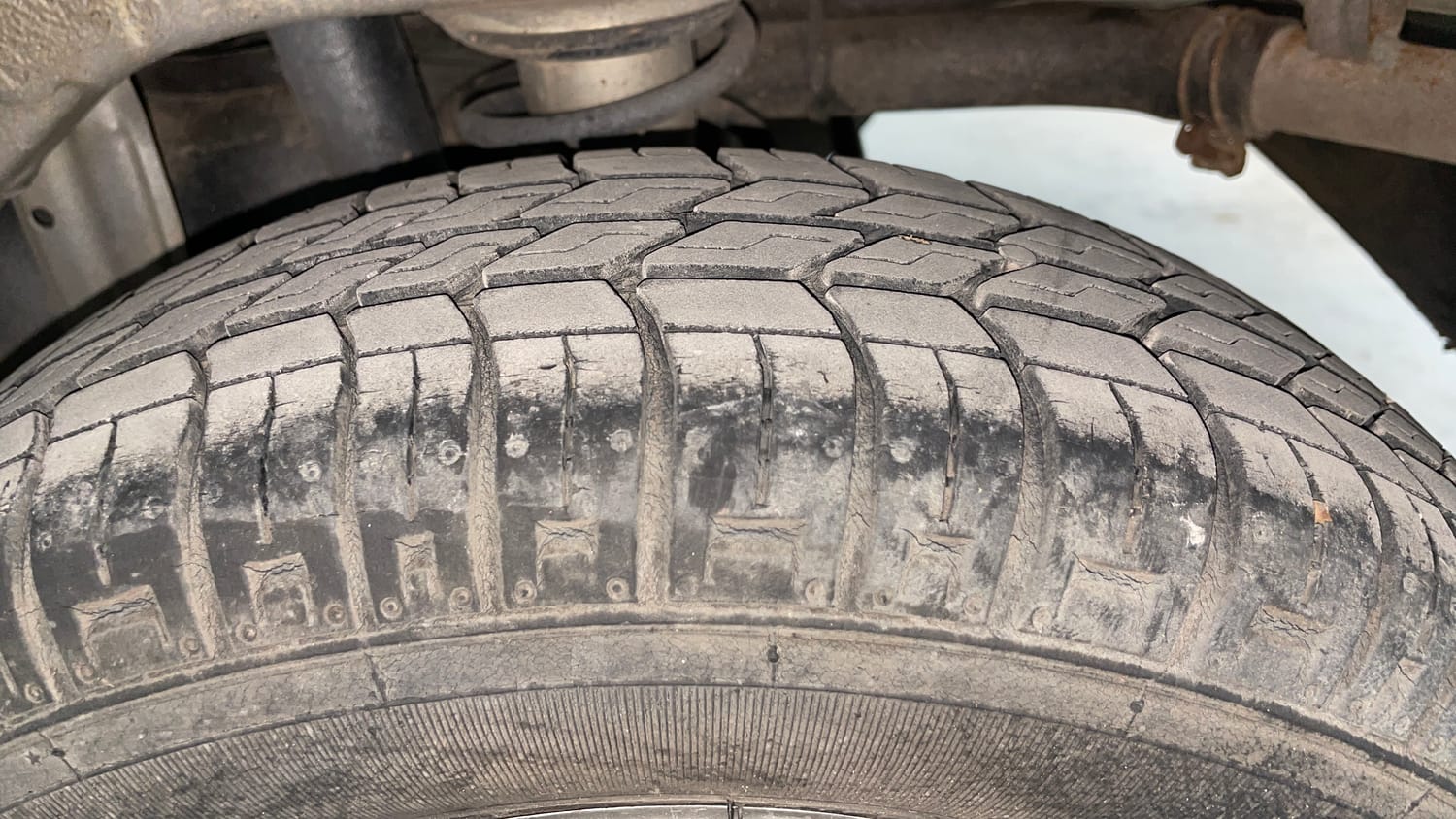 Used 2017 Maruti Suzuki Alto 800 LXi Petrol Manual tyres LEFT REAR TYRE TREAD VIEW