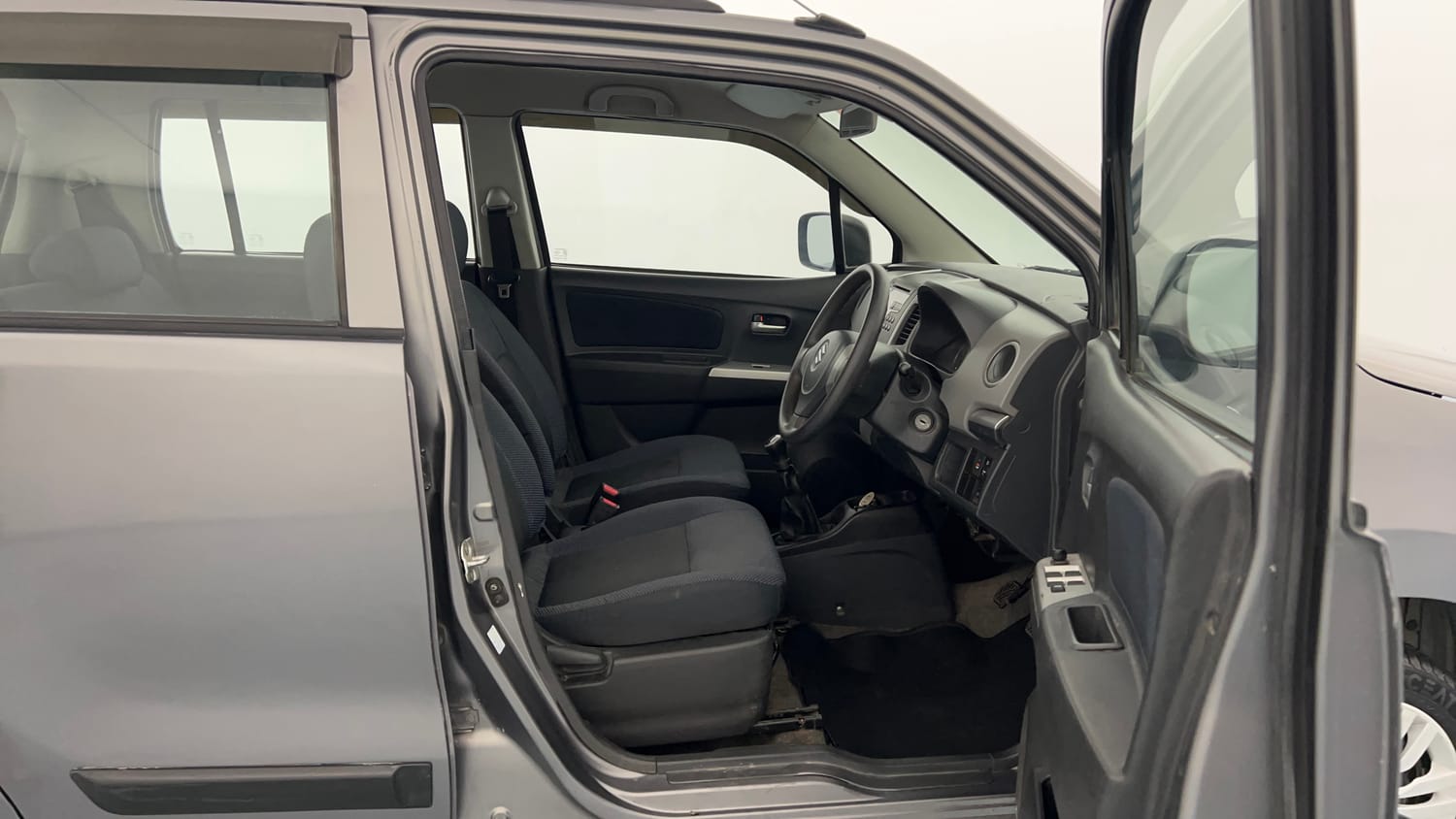 Used 2012 Maruti Suzuki Wagon R 1.0 VXi Petrol Manual interior RIGHT SIDE FRONT DOOR CABIN VIEW