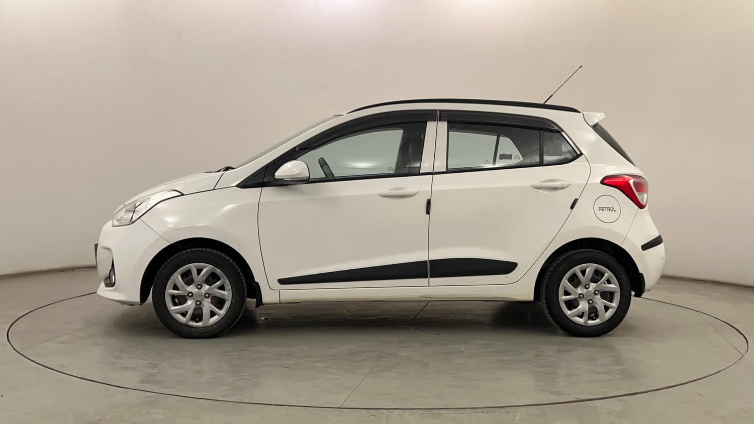 Used 2019 Hyundai Grand i10 Sportz 1.2 Kappa VTVT Petrol Manual exterior LEFT SIDE VIEW