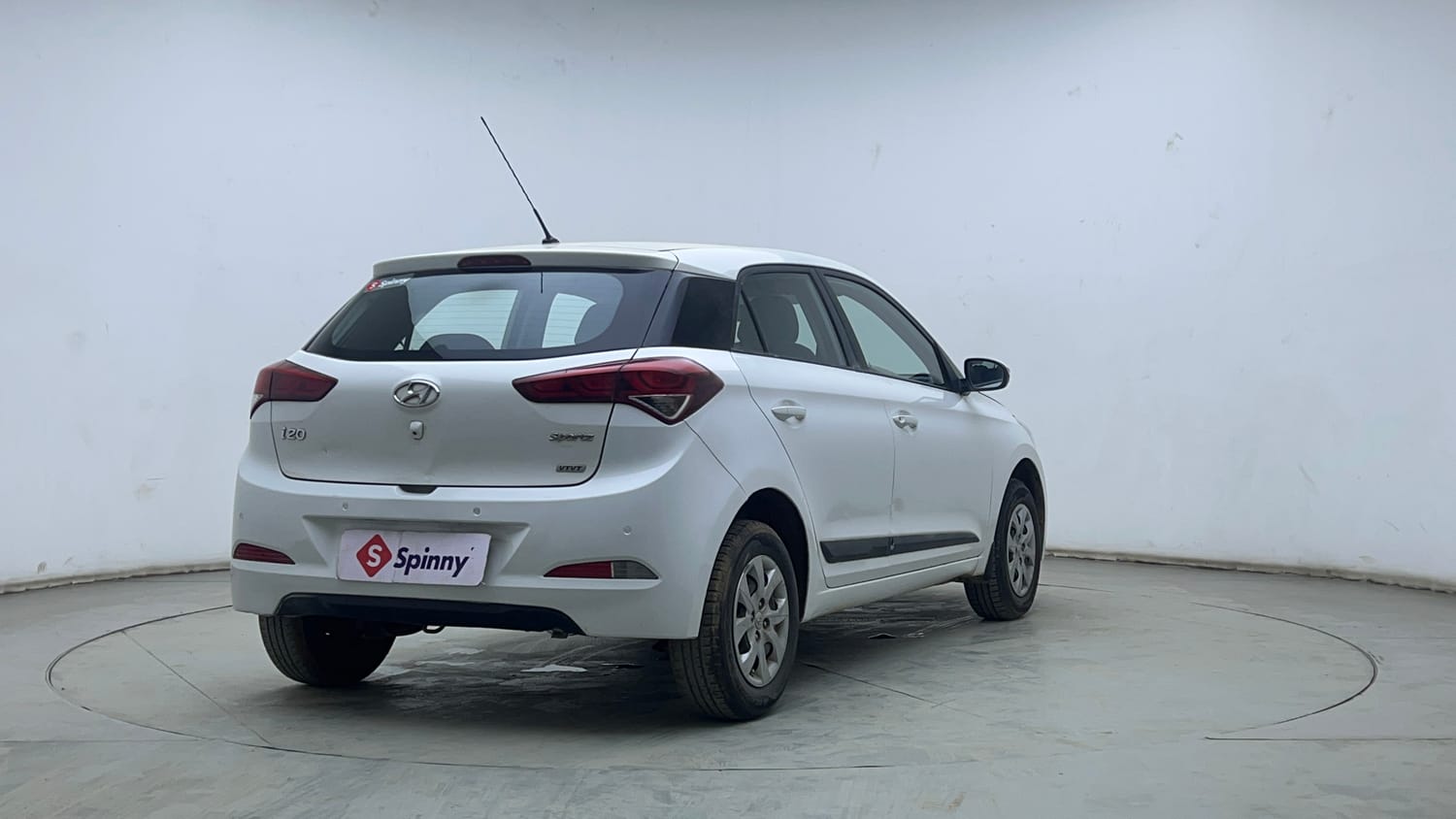 Used 2017 Hyundai Elite i20 Sportz 1.2 Petrol Manual exterior RIGHT REAR CORNER VIEW