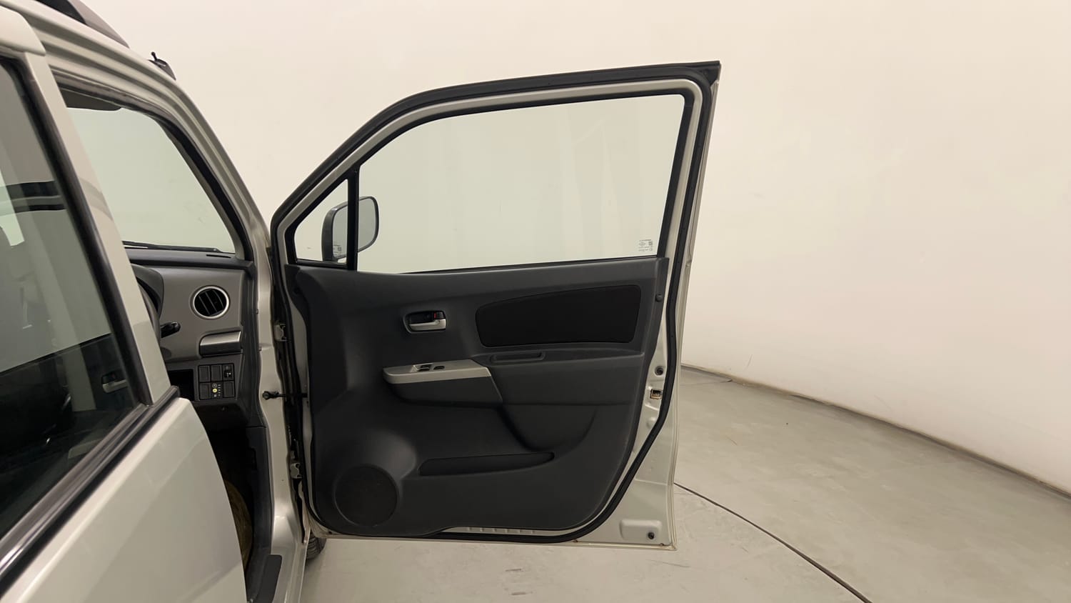 Used 2012 Maruti Suzuki Wagon R 1.0 LXi CNG Cng Manual interior RIGHT FRONT DOOR OPEN VIEW