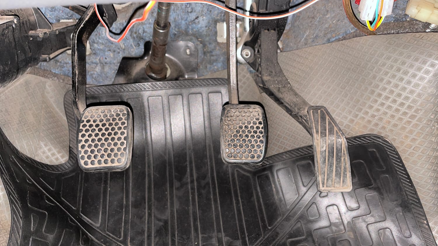 Used 2017 Maruti Suzuki Alto 800 LXi Petrol Manual interior PEDALS VIEW
