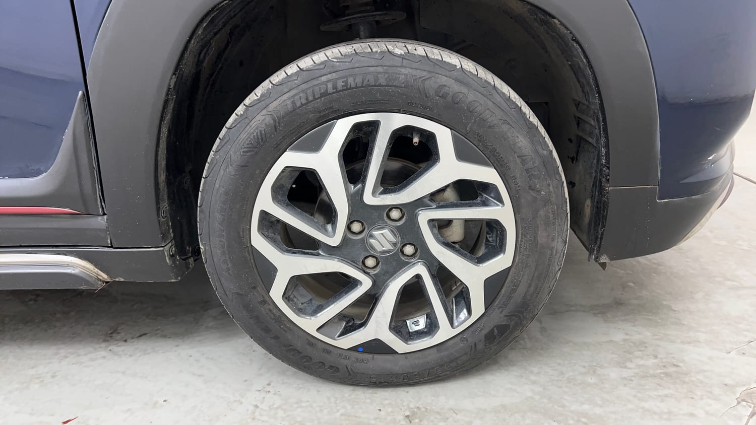 Used 2024 Maruti Suzuki Fronx Alpha 1.0L Turbo MT Petrol Manual tyres RIGHT FRONT TYRE RIM VIEW