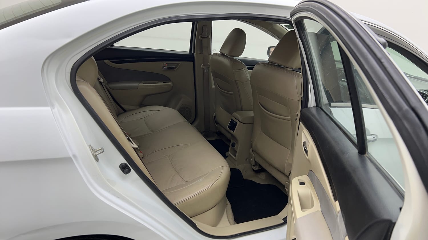 Used 2015 Maruti Suzuki Ciaz ZXI+ Petrol Manual interior RIGHT SIDE REAR DOOR CABIN VIEW
