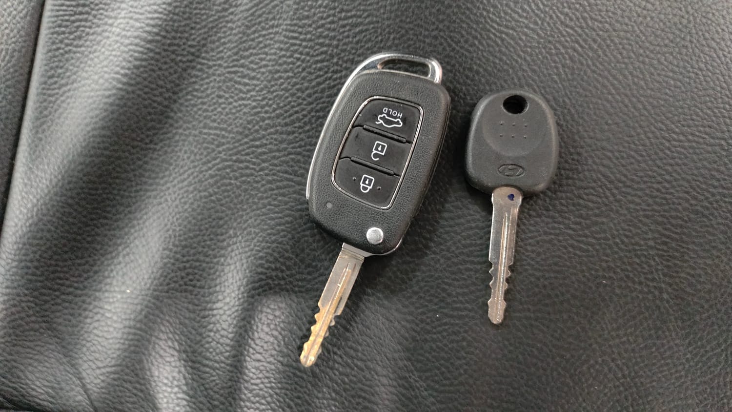 Used 2021 Hyundai Grand i10 Nios Sportz AMT 1.2 Kappa VTVT Petrol Automatic extra CAR KEY VIEW