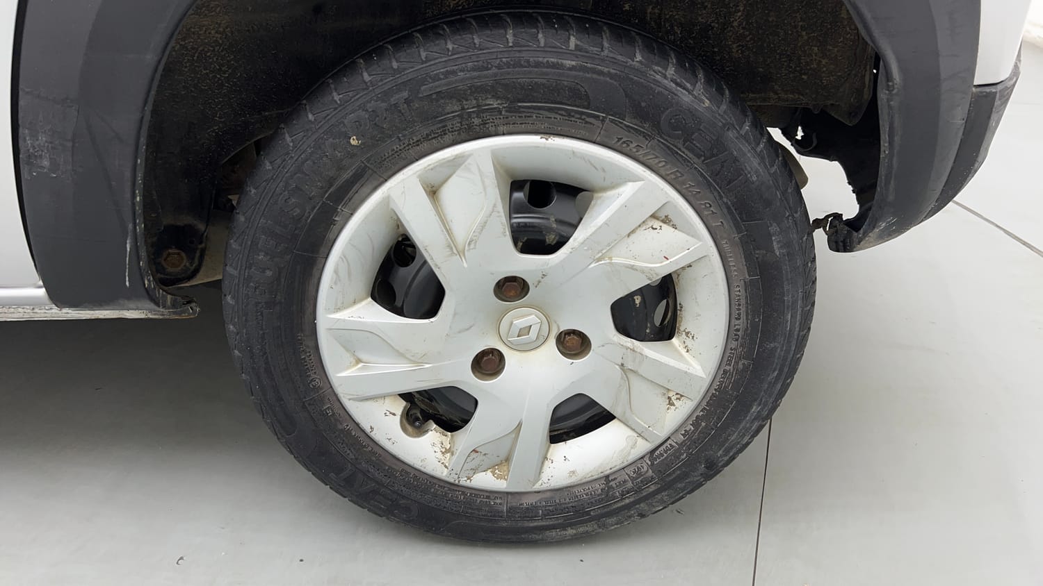 Used 2021 Renault Kwid RXL 1.0 MT Petrol Manual tyres LEFT REAR TYRE RIM VIEW