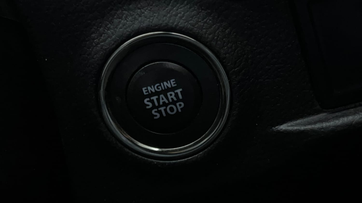 Used 2022 maruti-suzuki Vitara Brezza VXi Petrol Manual top_features Keyless start