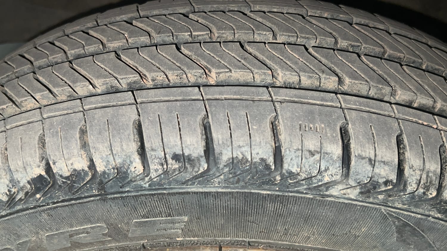 Used 2016 Maruti Suzuki Wagon R LXI Petrol Manual tyres LEFT FRONT TYRE TREAD VIEW