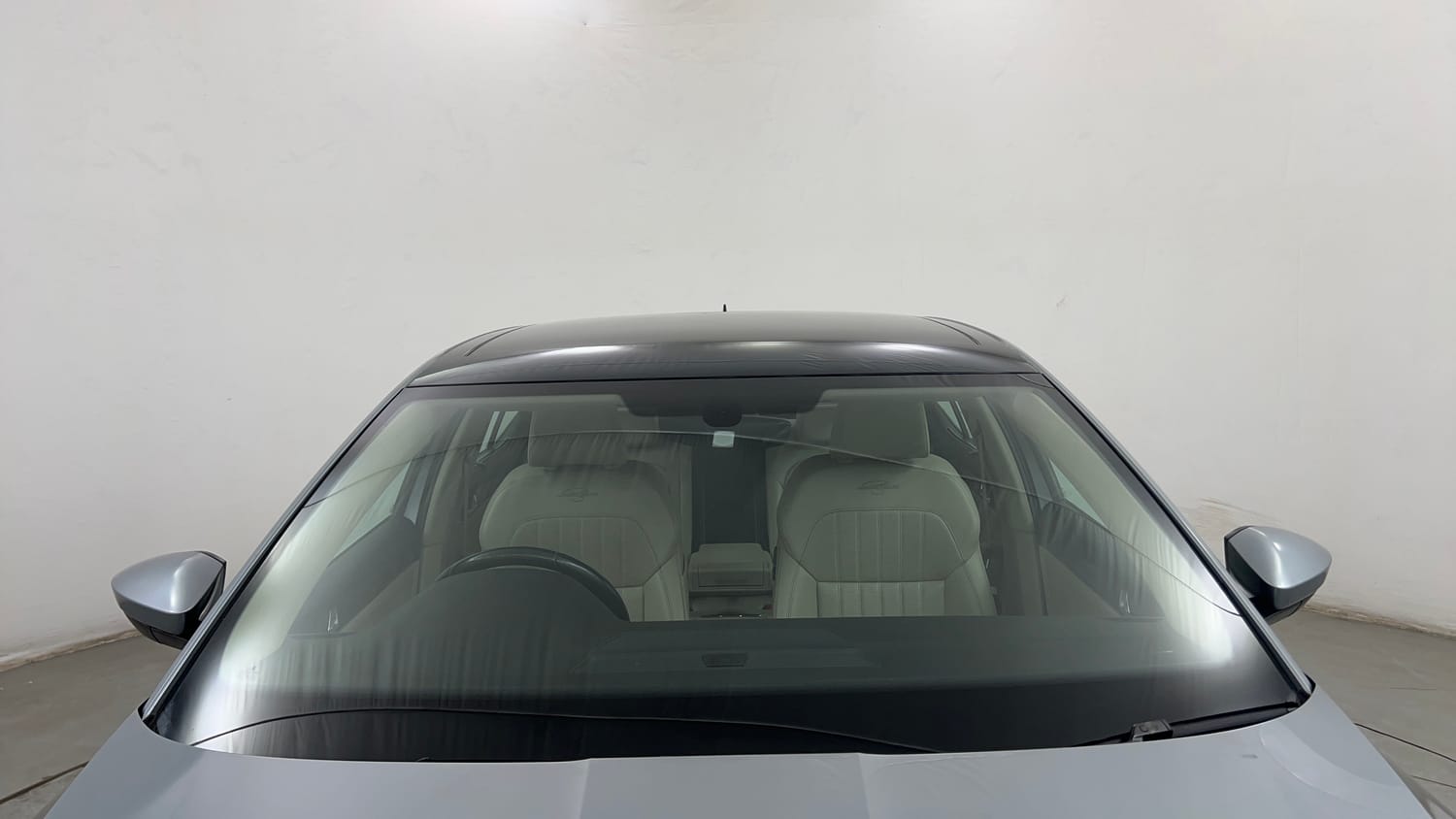 Used 2019 Skoda Superb L&K TDI AT Diesel Automatic exterior FRONT WINDSHIELD VIEW