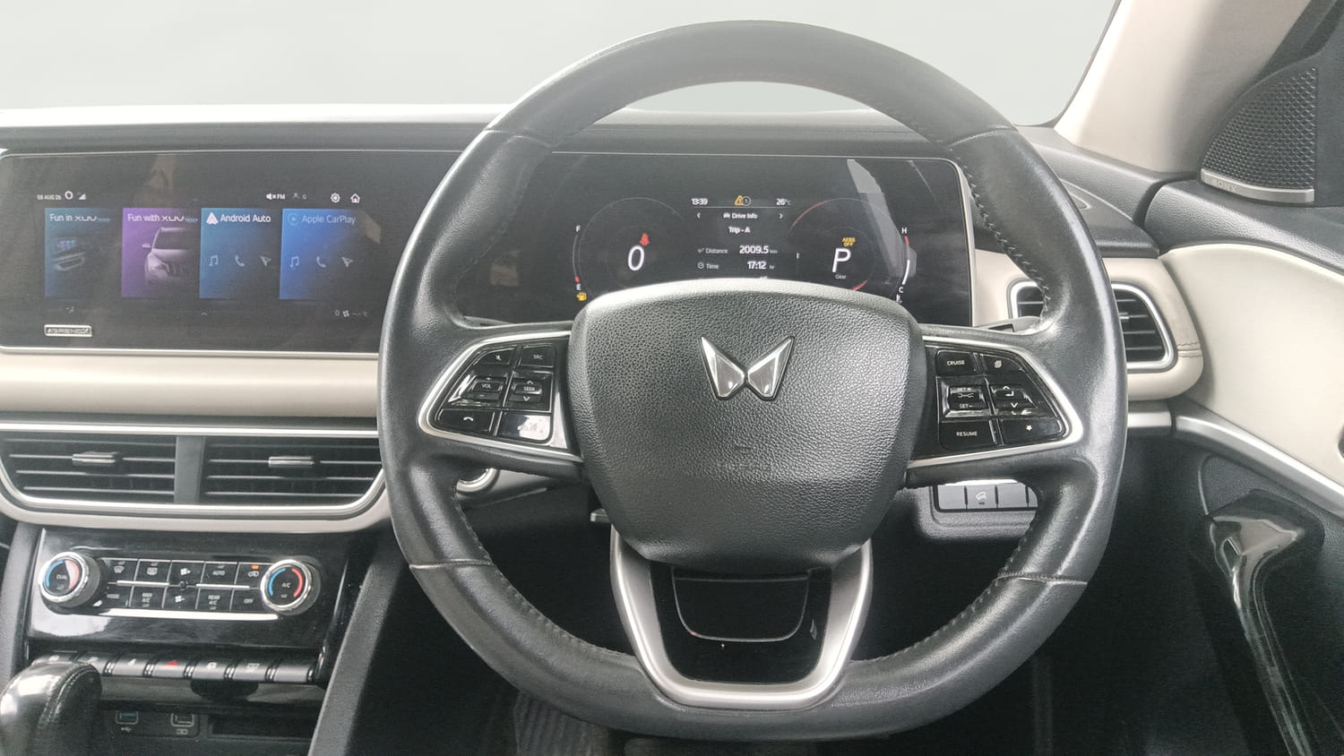 Used 2021 Mahindra XUV700 AX 7 Petrol AT Luxury Pack 7 STR Petrol Automatic interior STEERING VIEW