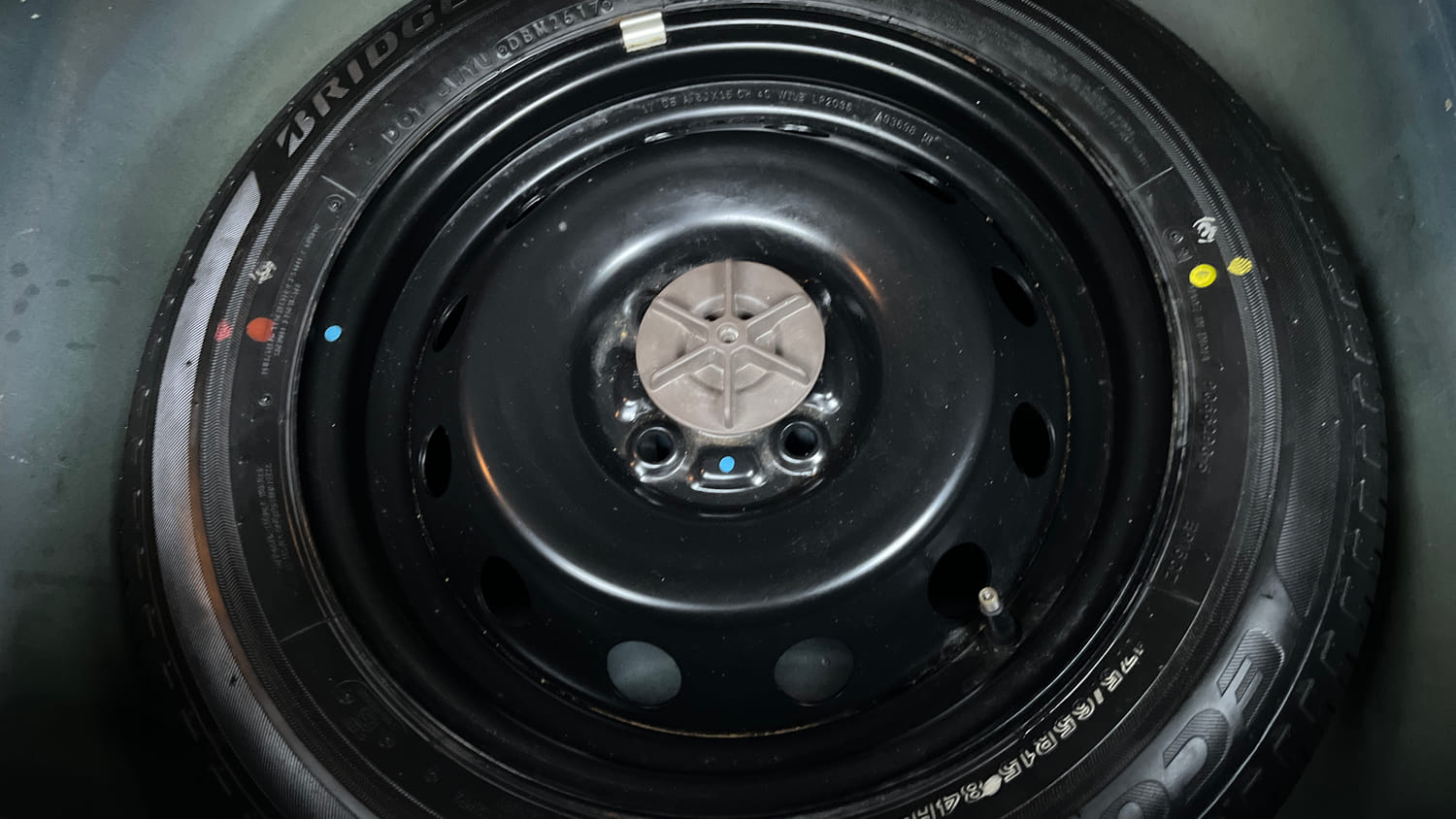 Used 2018 Maruti Suzuki Ignis Zeta 1.2 AMT Petrol Automatic tyres SPARE TYRE VIEW
