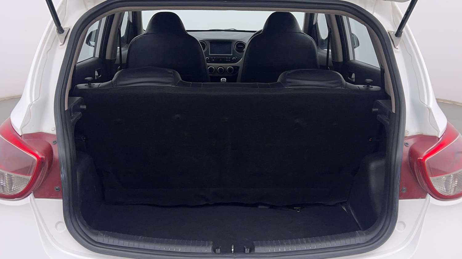 Used 2019 Hyundai Grand i10 Sportz 1.2 Kappa VTVT Petrol Manual interior DICKY INSIDE VIEW