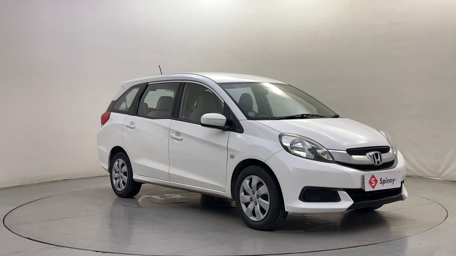 Used 2015 Honda Mobilio S Petrol Petrol Manual exterior RIGHT FRONT CORNER VIEW
