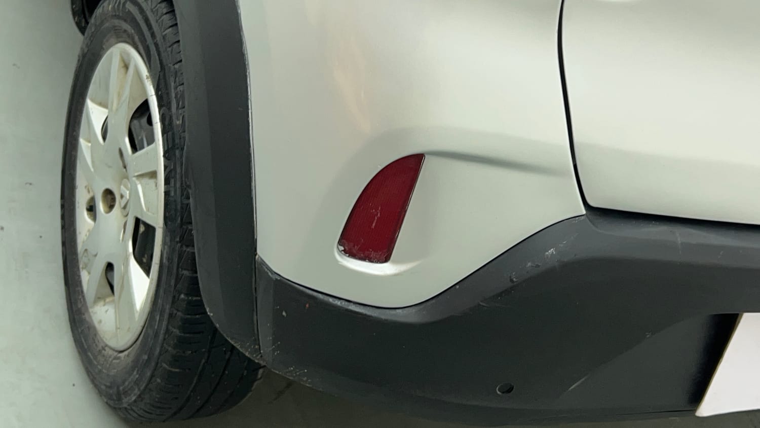 Used 2021 Renault Kwid RXL 1.0 MT Petrol Manual dents MINOR SCRATCH