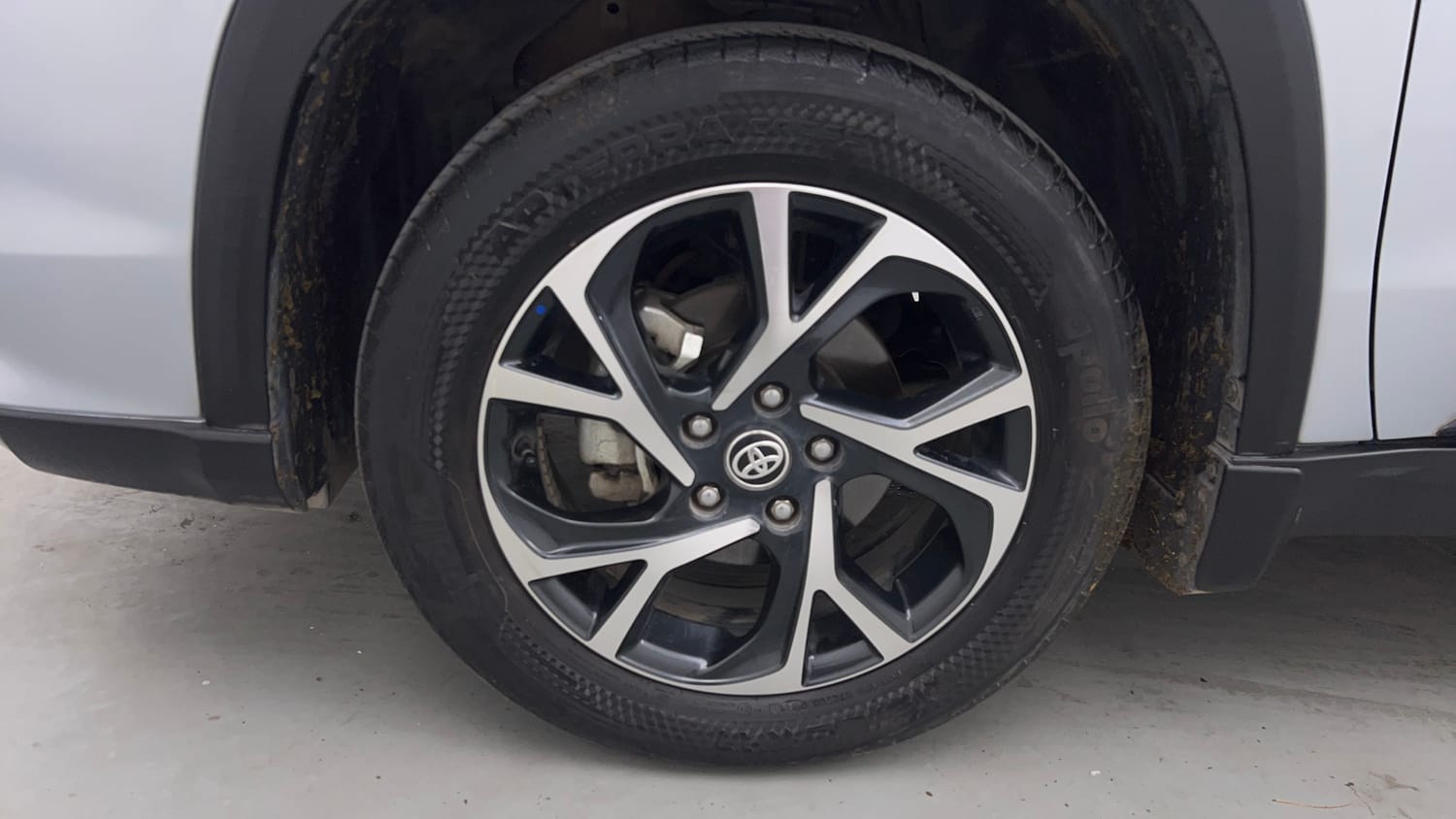 Used 2024 Toyota Urban Cruiser Hyryder G Hybrid Hybrid Automatic tyres LEFT FRONT TYRE RIM VIEW