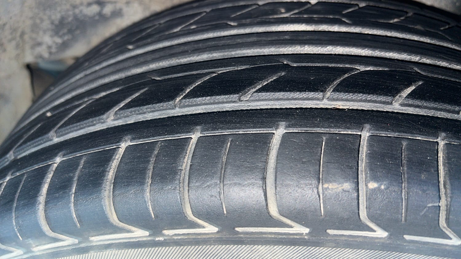 Used 2018 Hyundai Elite i20 Asta 1.2 (O) Petrol Manual tyres LEFT REAR TYRE TREAD VIEW