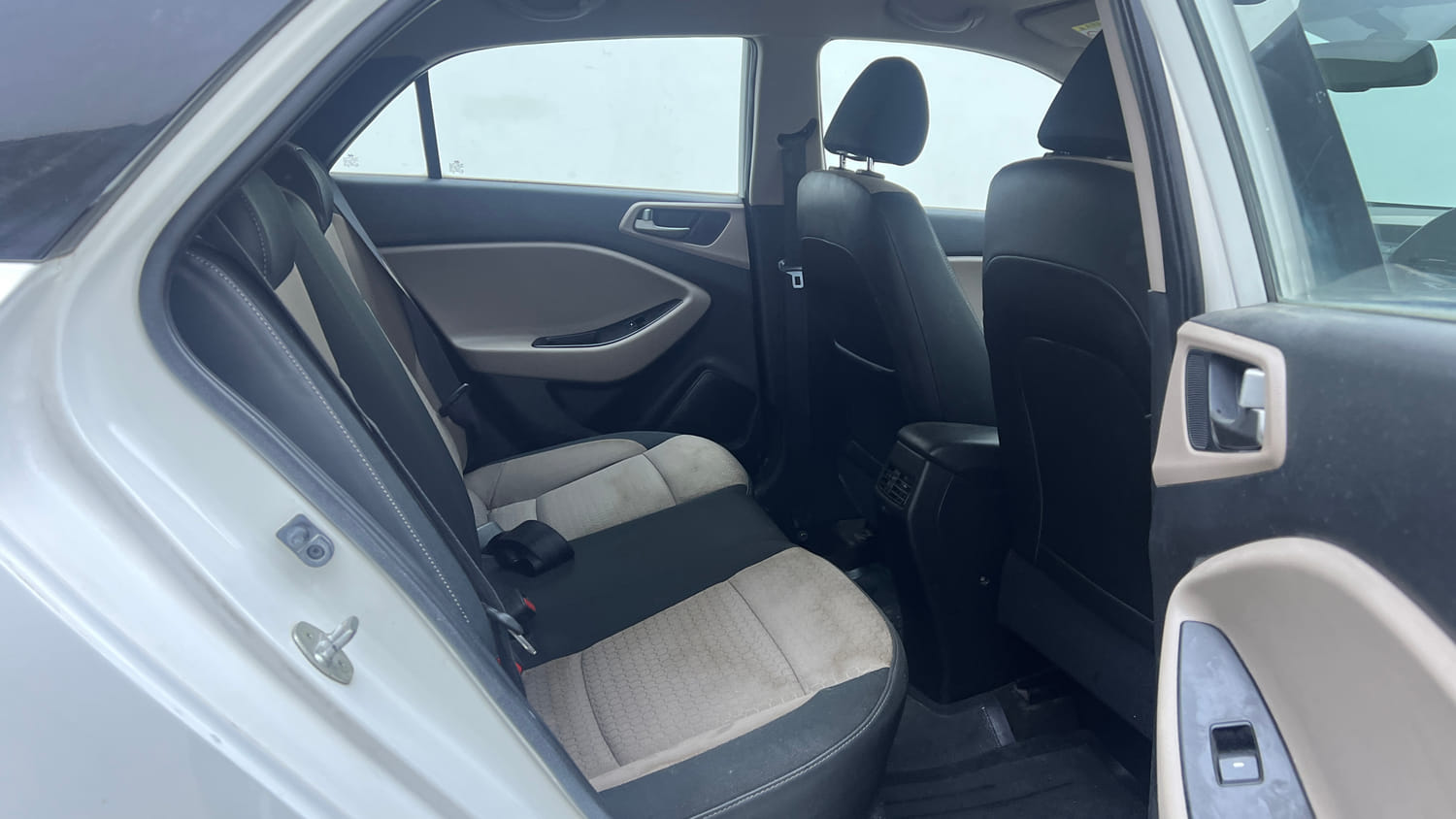 Used 2017 Hyundai Elite i20 Sportz 1.2 Petrol Manual interior RIGHT SIDE REAR DOOR CABIN VIEW