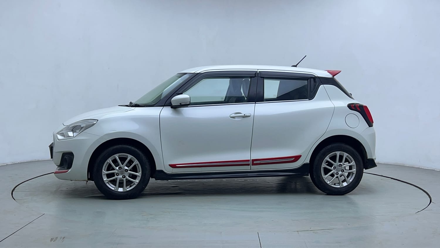 Used 2018 Maruti Suzuki Swift ZXi AMT Petrol Automatic exterior LEFT SIDE VIEW
