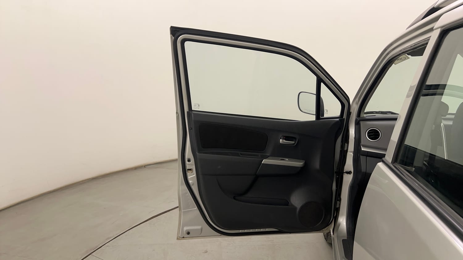 Used 2012 Maruti Suzuki Wagon R 1.0 LXi CNG Cng Manual interior LEFT FRONT DOOR OPEN VIEW