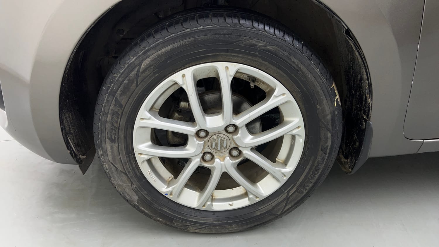 Used 2018 Maruti Suzuki Swift ZXi AMT Petrol Automatic tyres LEFT FRONT TYRE RIM VIEW