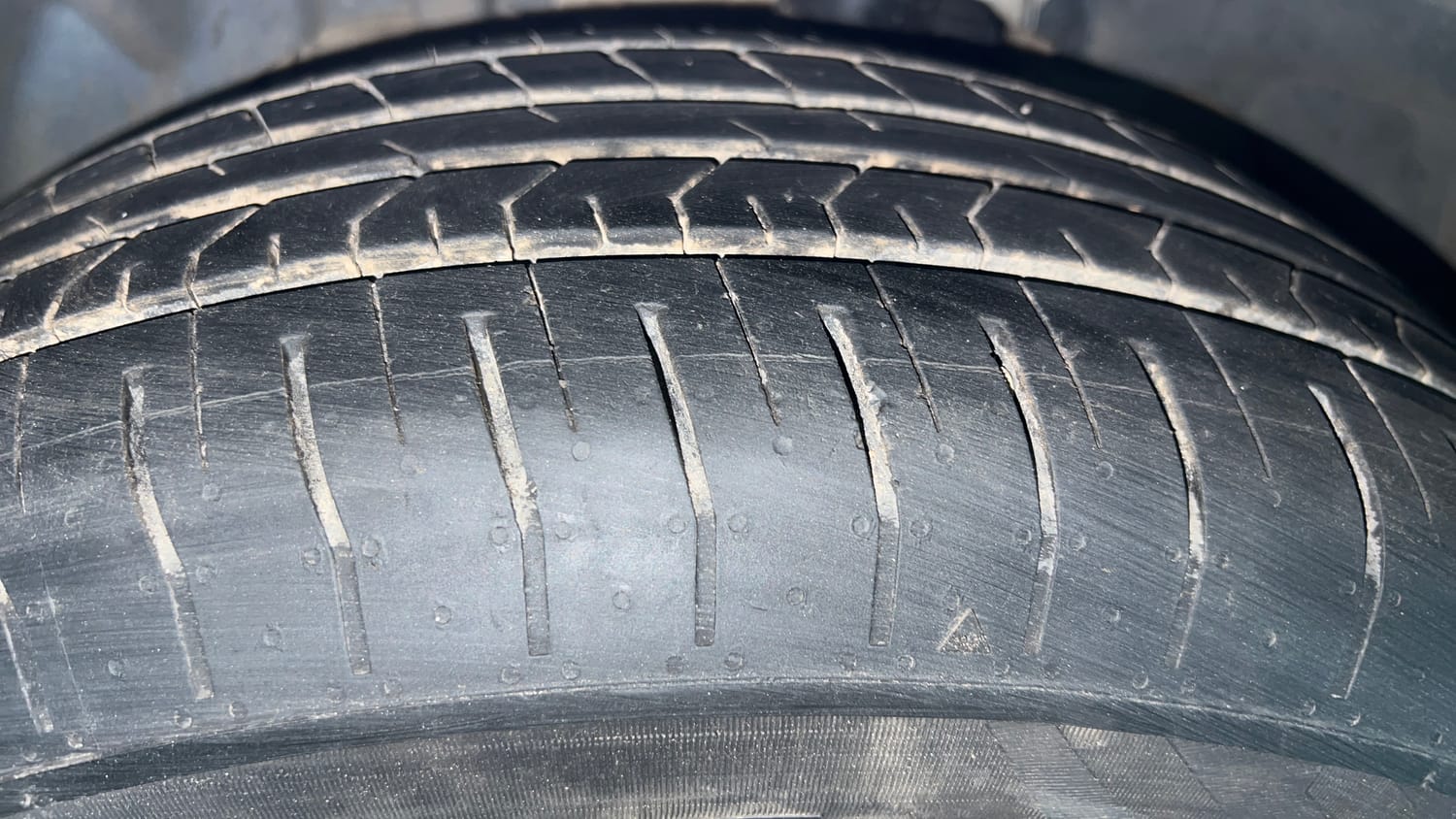 Used 2014 Ford EcoSport Titanium 1.5 Ti-VCT Petrol Manual tyres LEFT FRONT TYRE TREAD VIEW