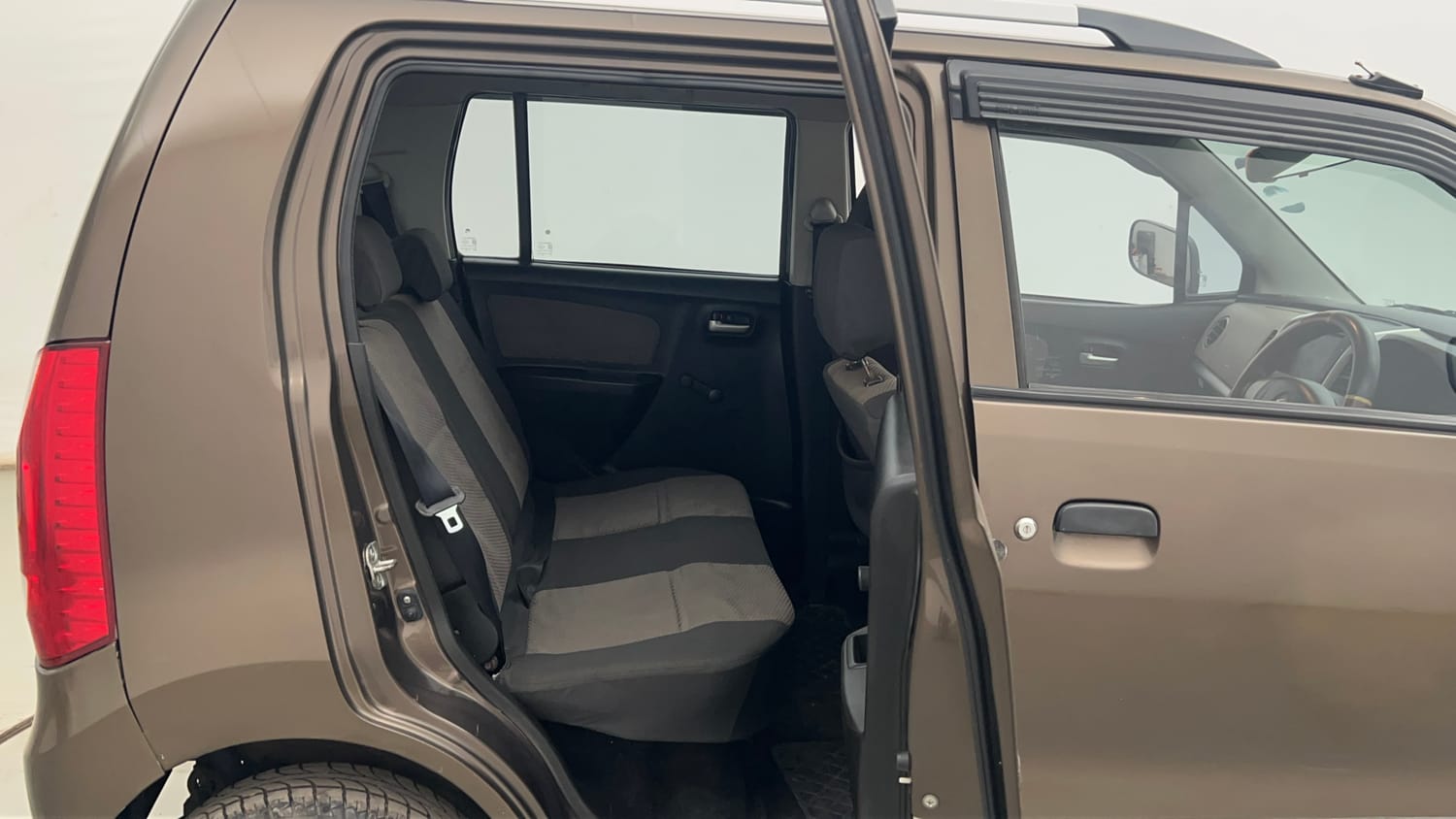 Used 2016 Maruti Suzuki Wagon R LXI Petrol Manual interior RIGHT SIDE REAR DOOR CABIN VIEW