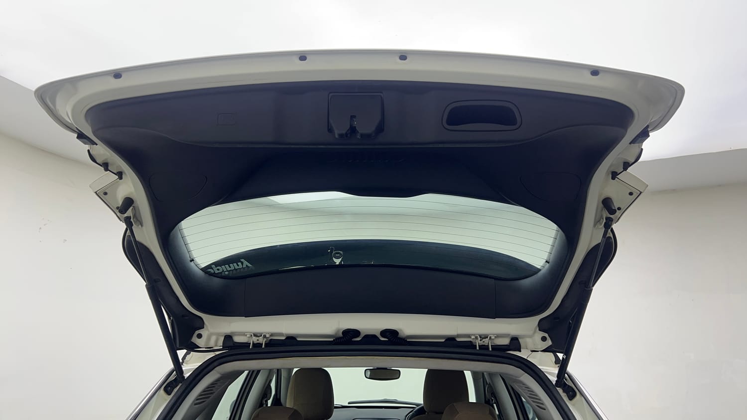 Used 2018 Jeep Compass Longitude (O) 2.0 Diesel Diesel Manual interior DICKY DOOR OPEN VIEW