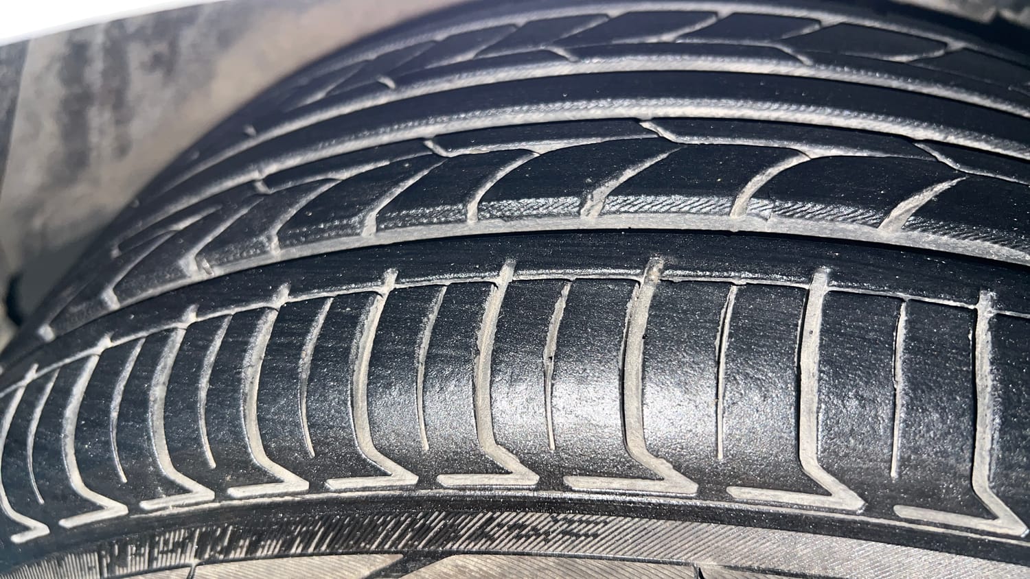 Used 2018 Hyundai Elite i20 Asta 1.2 (O) Petrol Manual tyres RIGHT FRONT TYRE TREAD VIEW