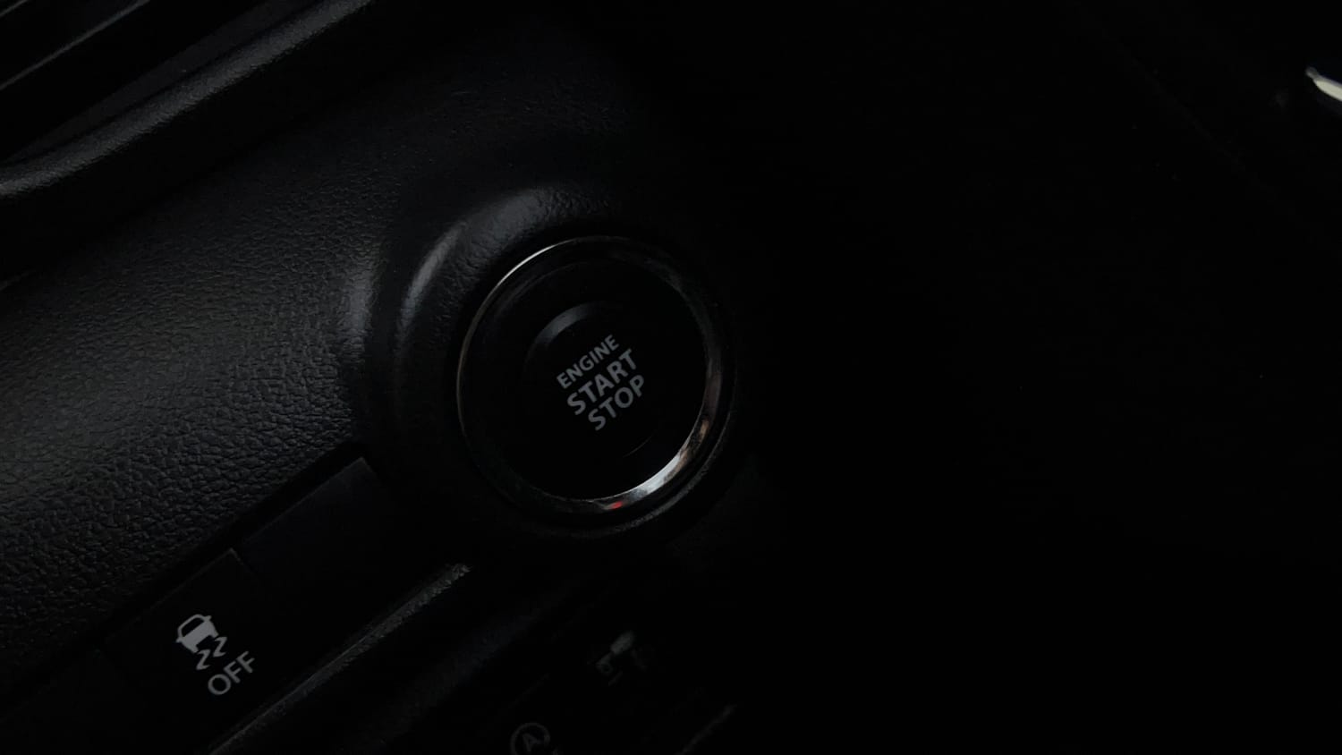 Used 2024 Maruti Suzuki Swift VXi Petrol Manual top_features Keyless start